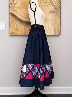Vintage Vicki Lynn Bardon / Suttles & Seawinds Navy Patchwork Floral Maxi Skirt